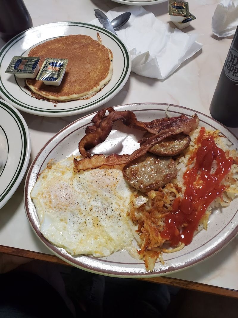 The Golden Pancake House (Centralia) The Golden Pancake House (Centralia)