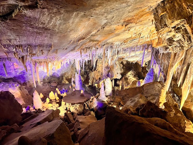 Kings Cave Tour: 120 Steps Into Geological Time