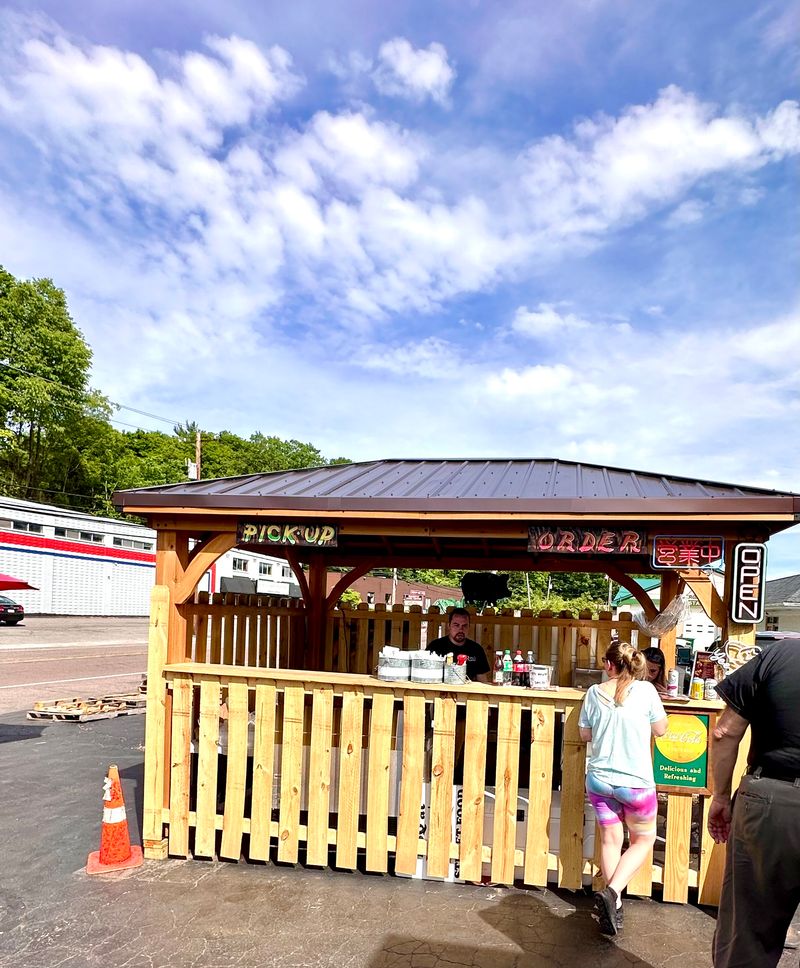 Remo's Catering — Ross Township