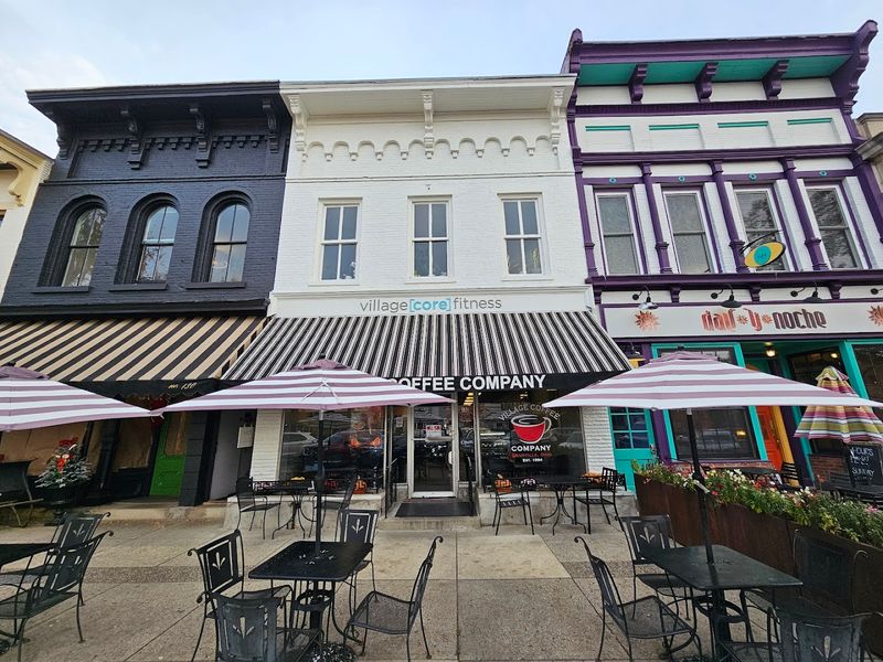 Broadway Street Shopping and Cafe Culture