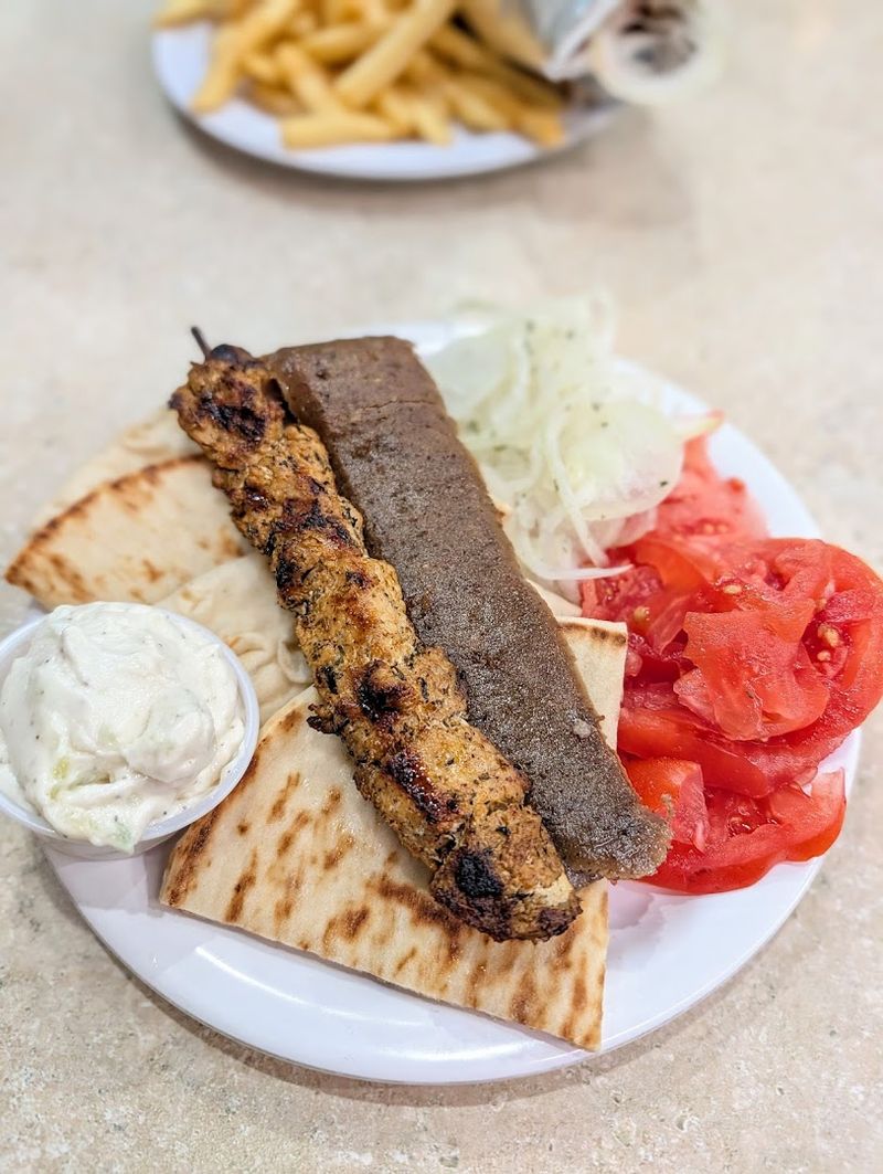 Gyros That Deserve Their Own Fan Club