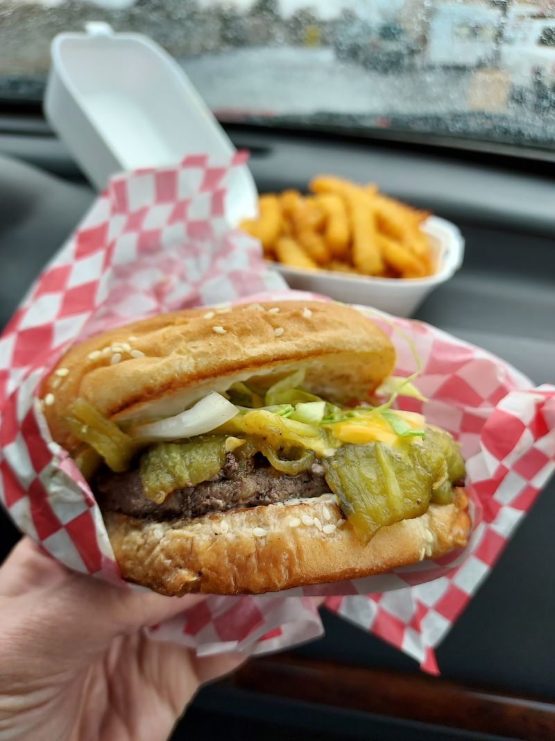 The Green Chile Cheeseburger Everyone Talks About