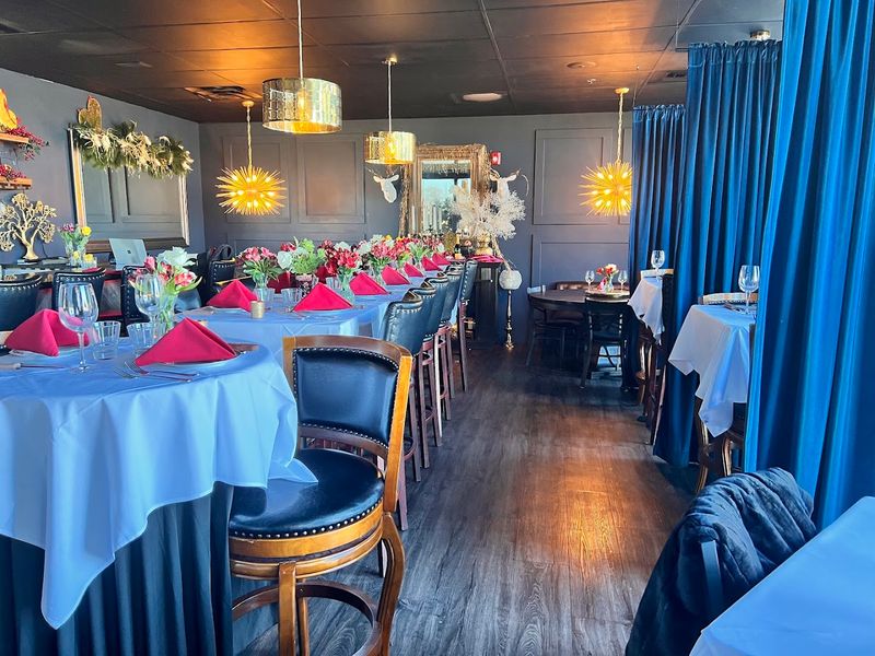 Carnivore & The Queen - Downers Grove (West Suburb)