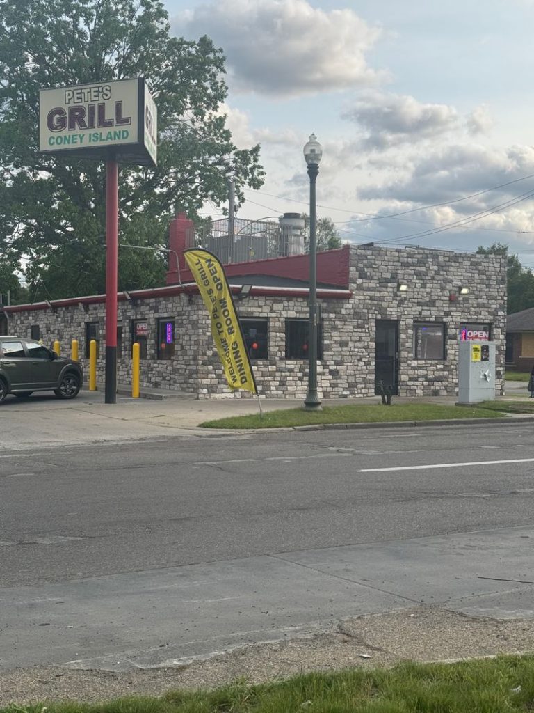 12848761287189086123allewisconsin Drive In Restaurant Closed Early Because Customershtml