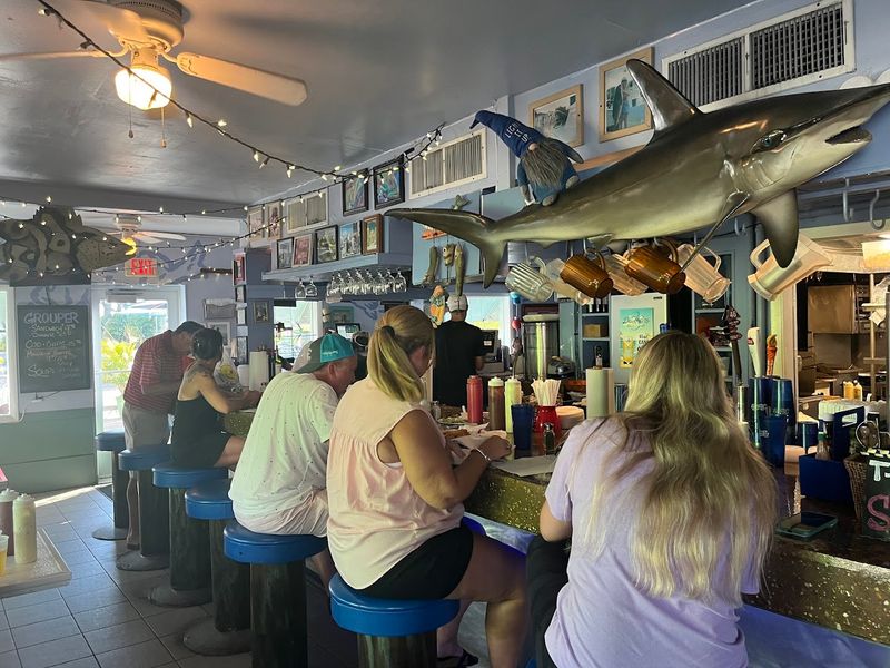 The Compact, No-Frills Atmosphere That Charms Everyone