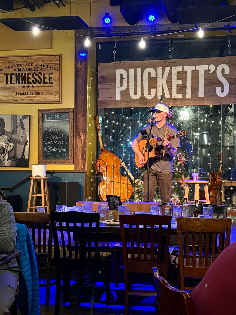 Puckett's Restaurant 