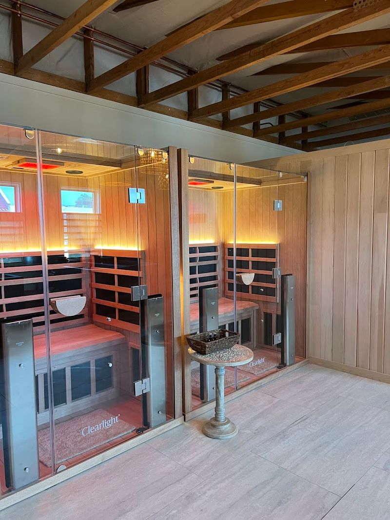 Red Light Therapy: Healing From The Inside Out