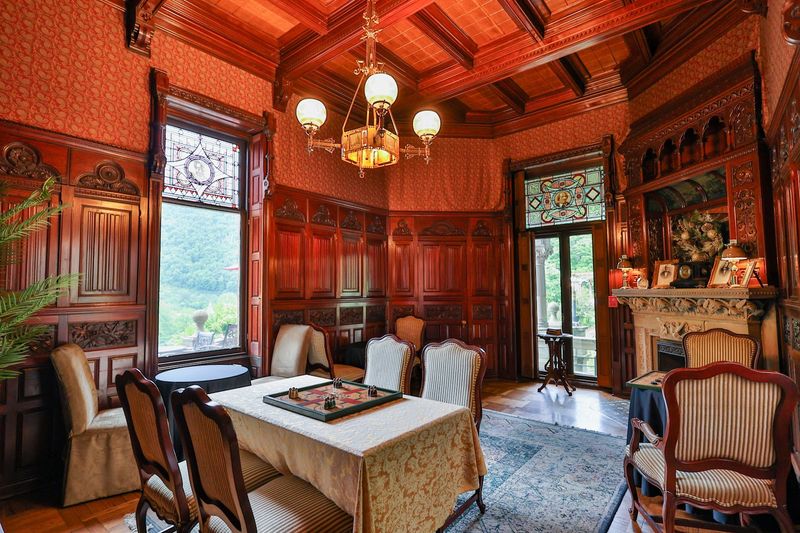 Murder Mystery Weekends That Turn Guests Into Detectives