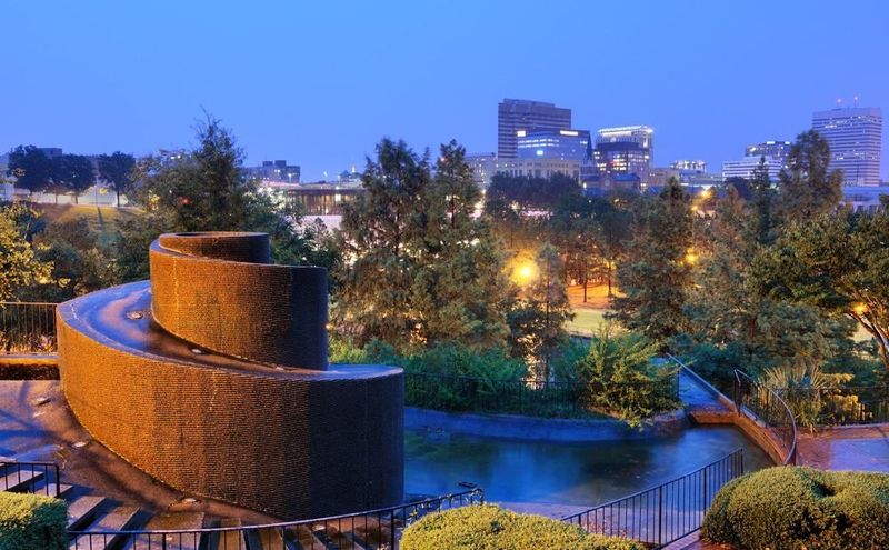 The Heart Of Downtown Columbia As The Perfect Setting The Heart Of Downtown Columbia As The Perfect Setting