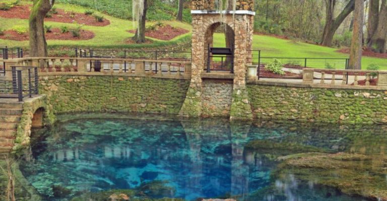The Hidden Georgia Cave Pool That Locals Swear Glows At Night