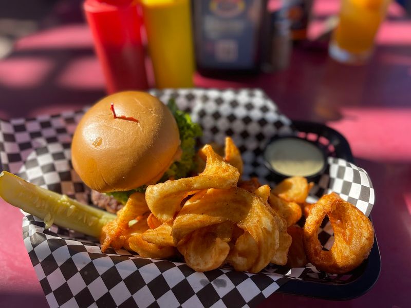 Cheeseburgers That Actually Live Up To The Hype