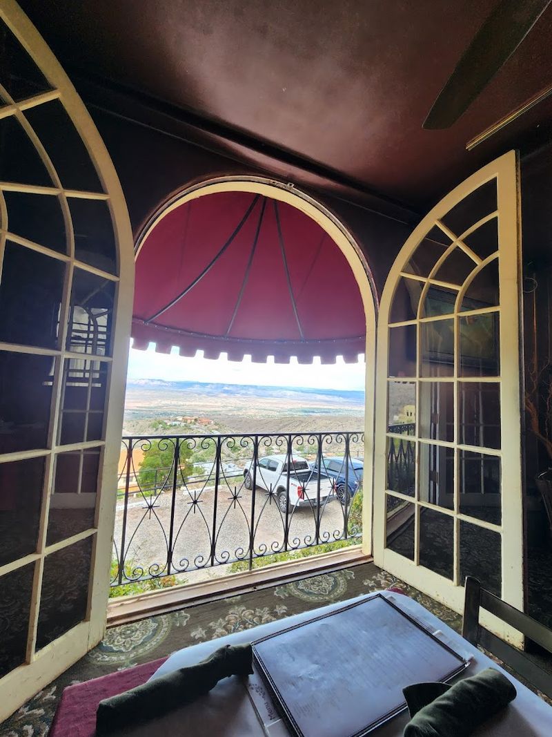 Panoramic Views That Turn Dinner Into A Spectacle