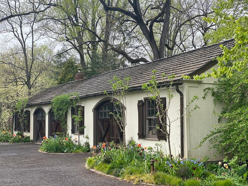 Where Exactly Chanticleer Is Located