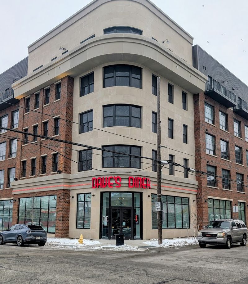 Why Dave's Diner Keeps Earning A 4.6-Star Rating From Over 1,100 Reviewers