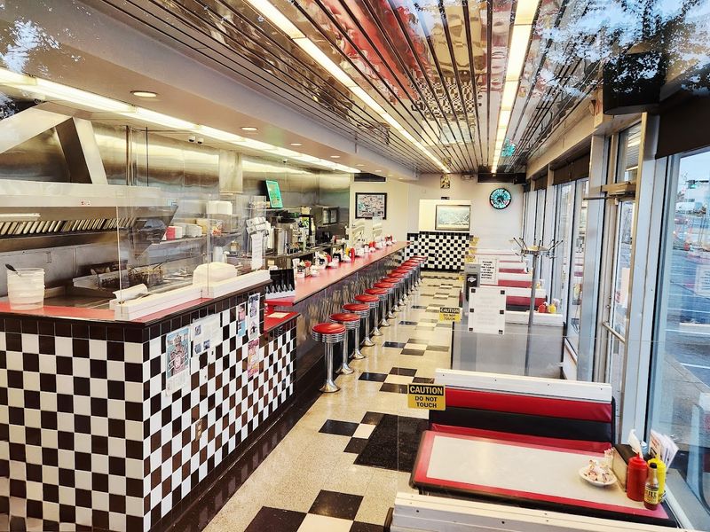 The History Behind The Diner That Never Quits