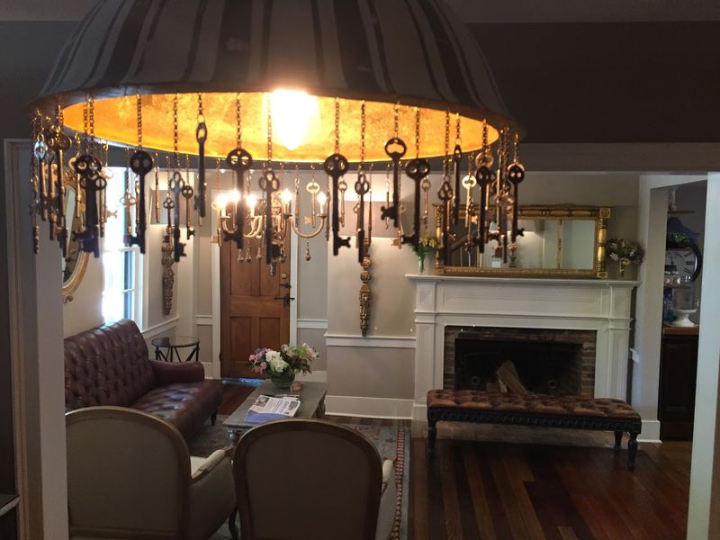 The Buxton Inn: A Stay That Feels Like Stepping Back in Time