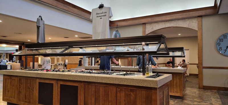 The Homestyle Buffet That Feels Like Sunday Dinner