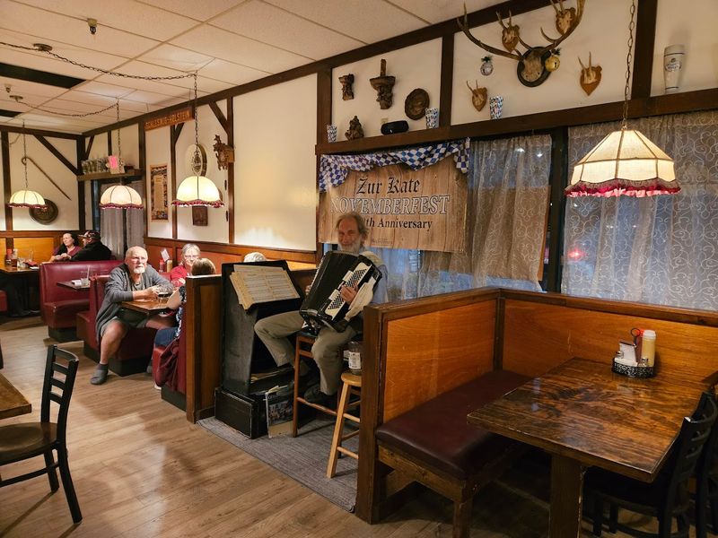 Why Zur Kate Deserves A Permanent Spot On Your Dinner Rotation