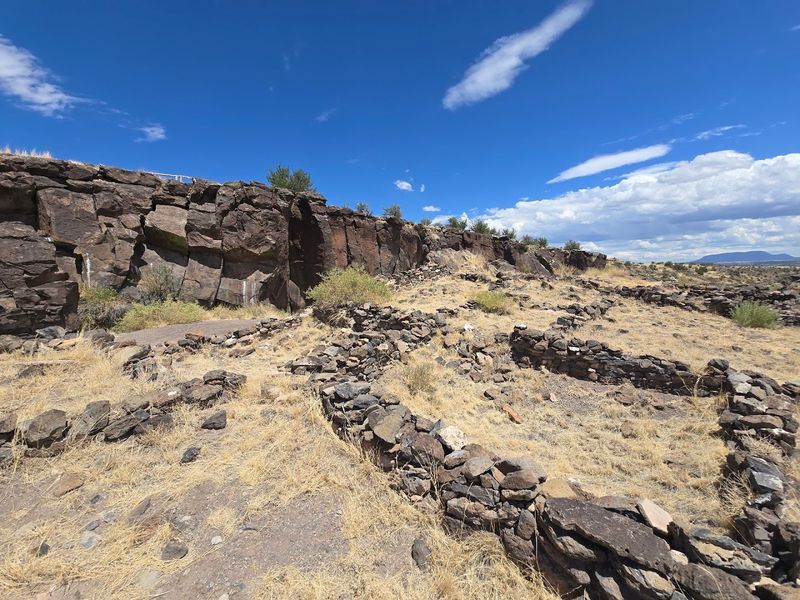 The House Of The Badlands: Setting And Geological Context