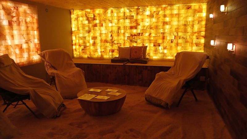 The Infrared Sauna Option That Pairs Surprisingly Well With Salt Therapy