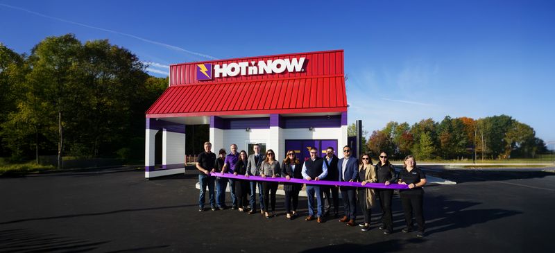 Hot 'n Now — Wayland (Opening 2025) 