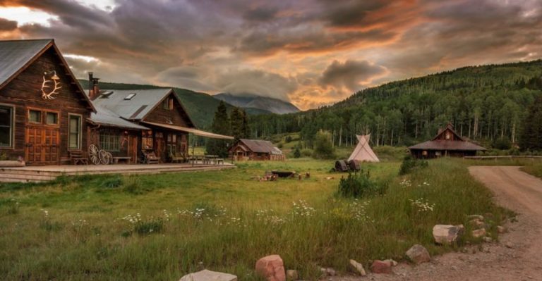 The Isolated Colorado Ghost Resort That’s Somehow Come Back To Life