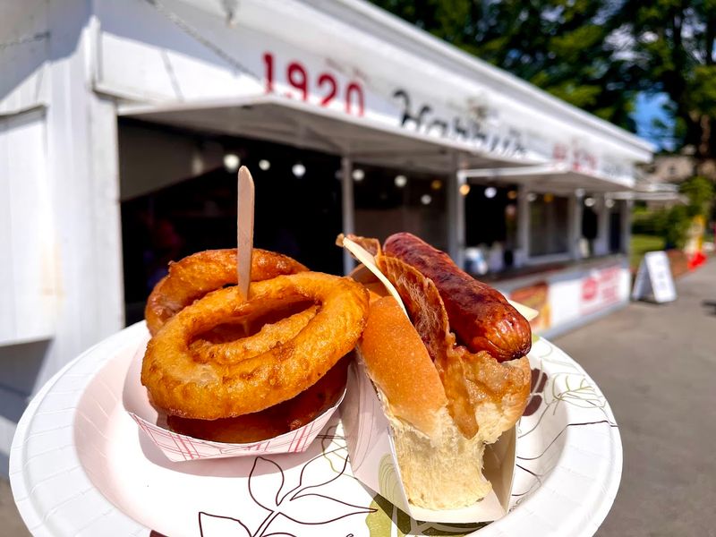 Why Harry's Place Is the Kind Of Connecticut Treasure