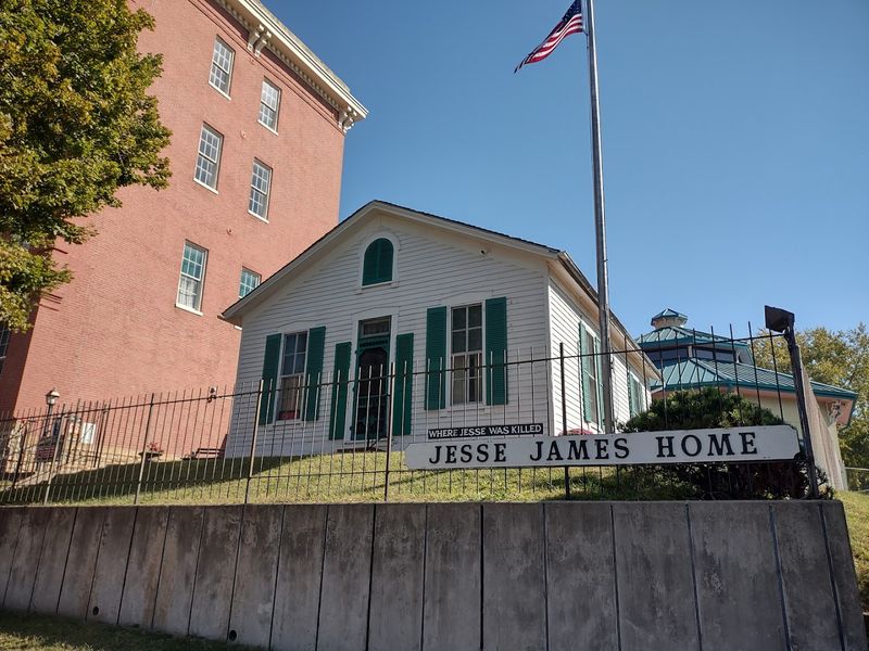 The Jesse James Art Collection And The Japanese Tea House