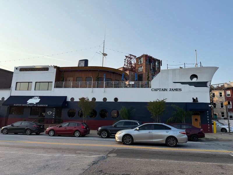 Captain James Landing Crab House