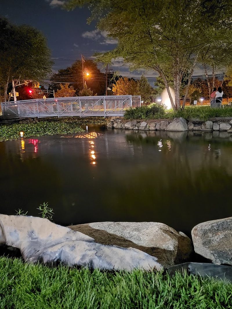 Why The Hudson River Views Made My Dinner Even Better