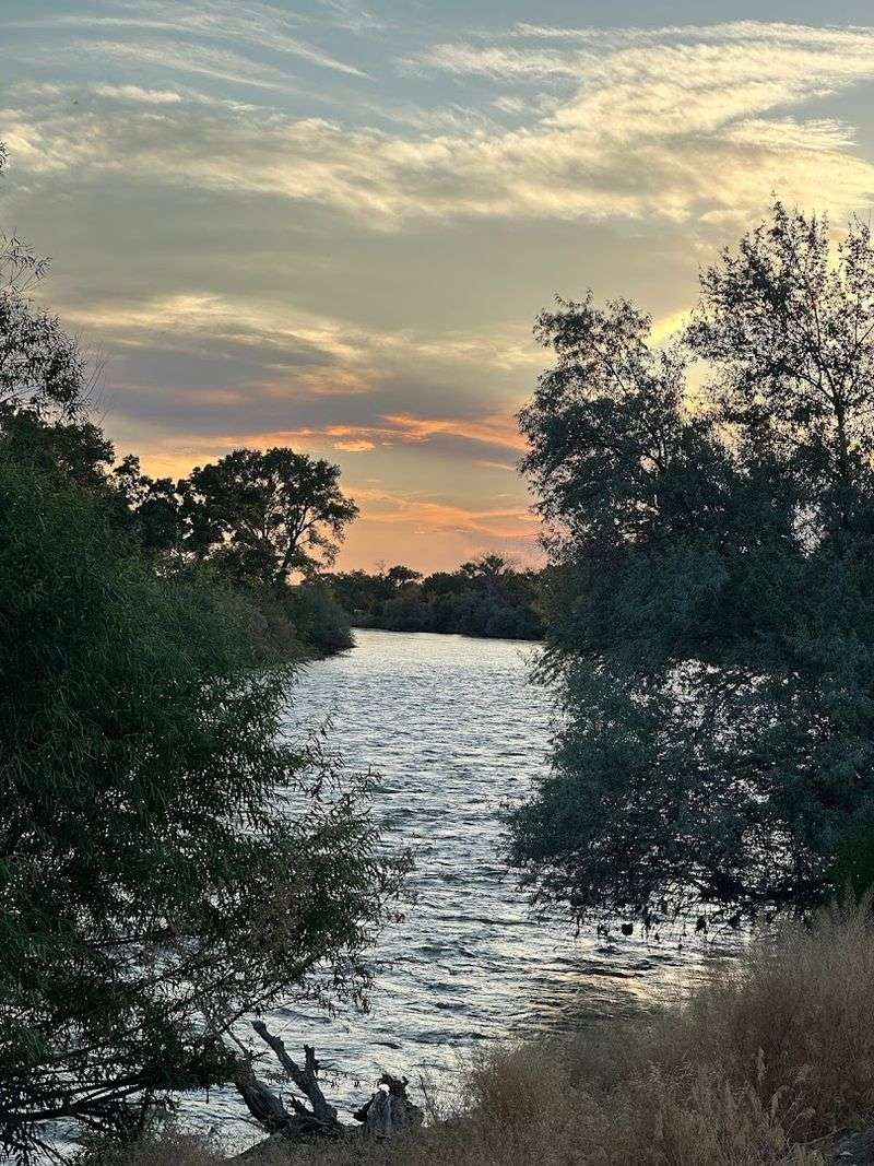 The Kind Of Place A Friend Texts You About On A Thursday