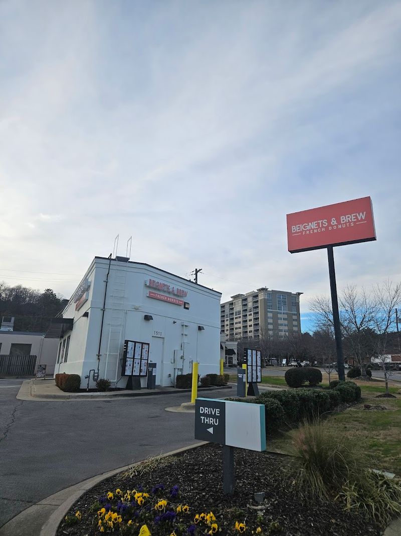 What First Time Visitors Should Know Before Walking In