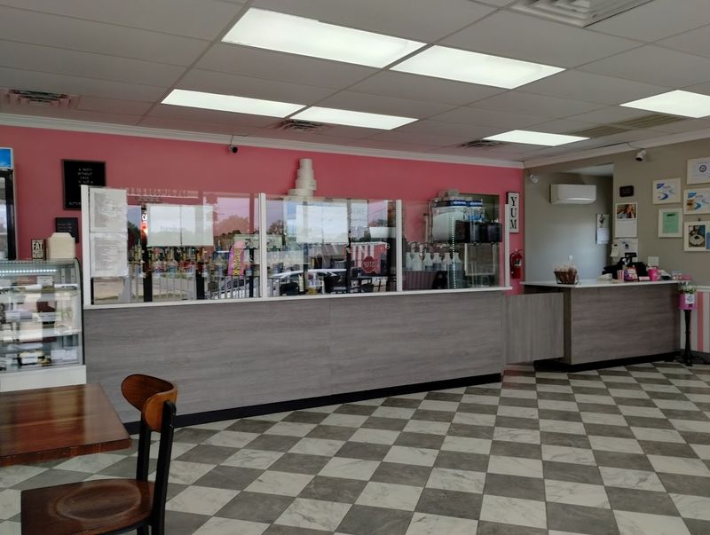 The Kind Of Small-Town Counter That Feels Instantly Cheerful