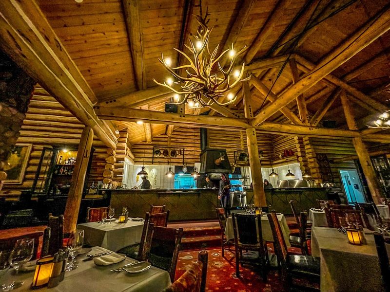 Staff That Treats the Evening Like It Actually Matters