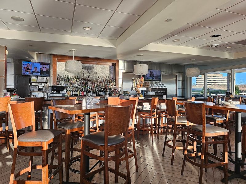 The Lake House Waterfront Grille