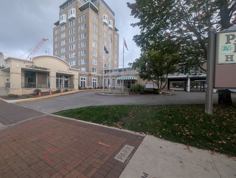 Minervas Restaurant & Bar – Traverse City, Michigan