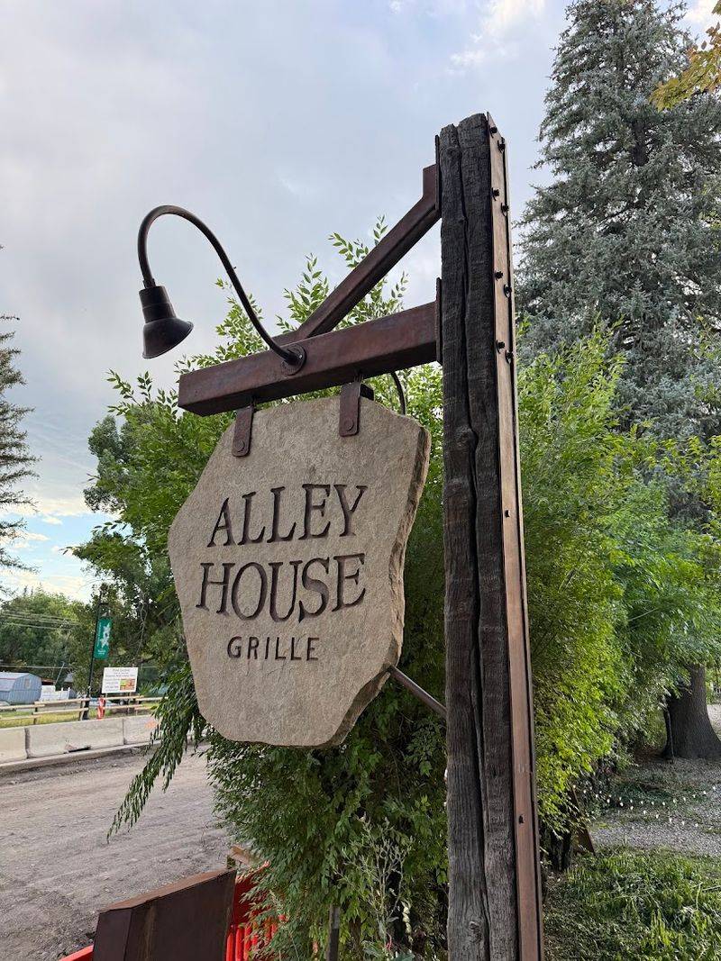 Alley House Grille