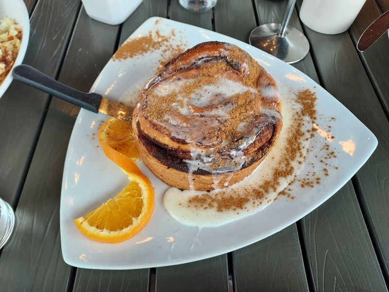 The Legendary Cinnamon Rolls Worth Planning Your Morning Around