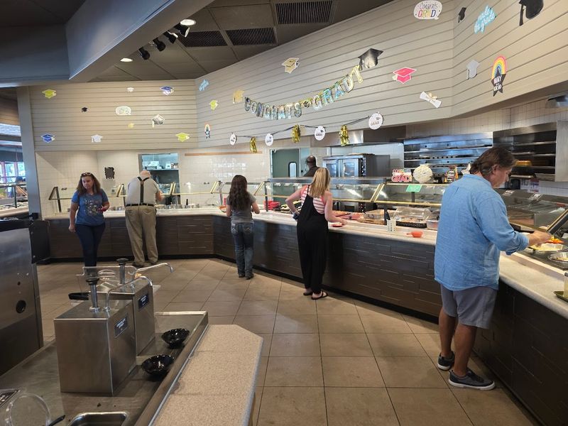 A Buffet Layout That Actually Makes Sense