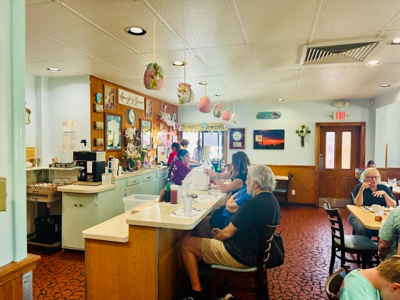 A Cash-Only Policy That Adds To The Charm