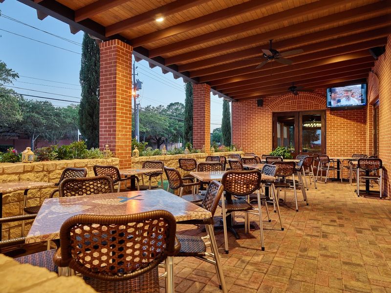 The Cafeteria Line That Feels Like A Time Machine