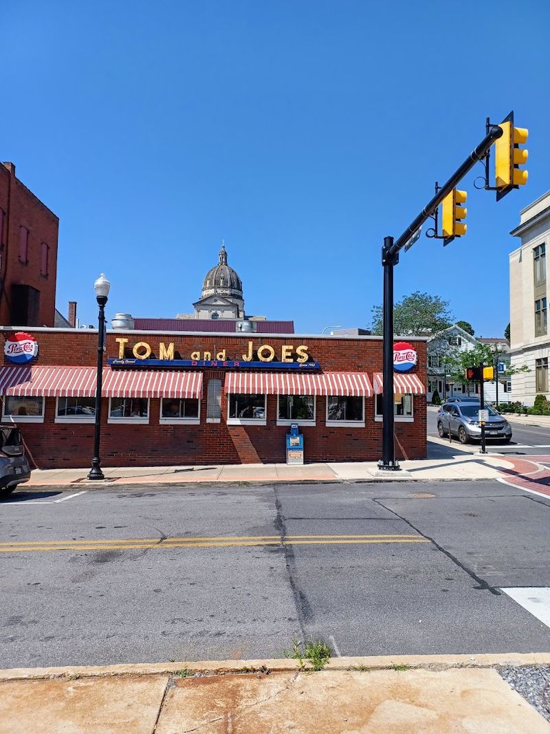 Tom & Joe's Restaurant (1201 13th Ave, Altoona, PA)