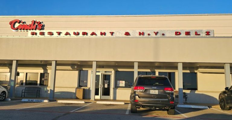 The Lines At These 10 Texas Delis Put Steakhouses To Shame