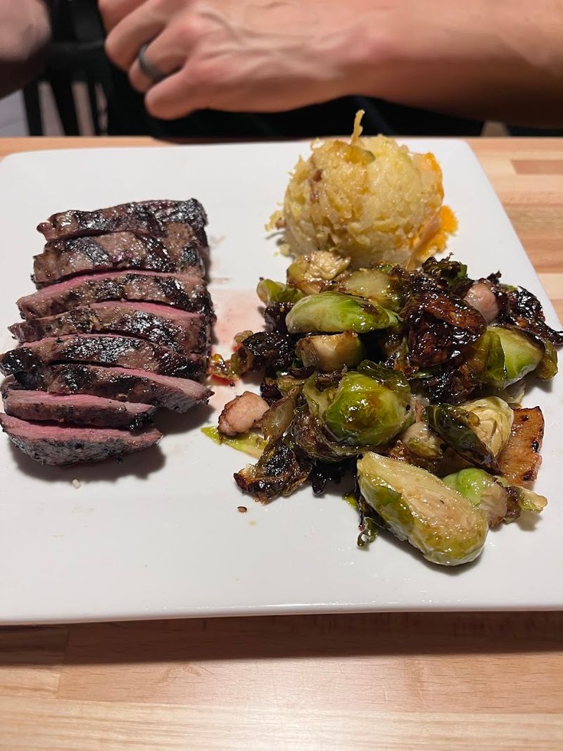 Prime Rib Fridays And Saturdays That Draw A Crowd