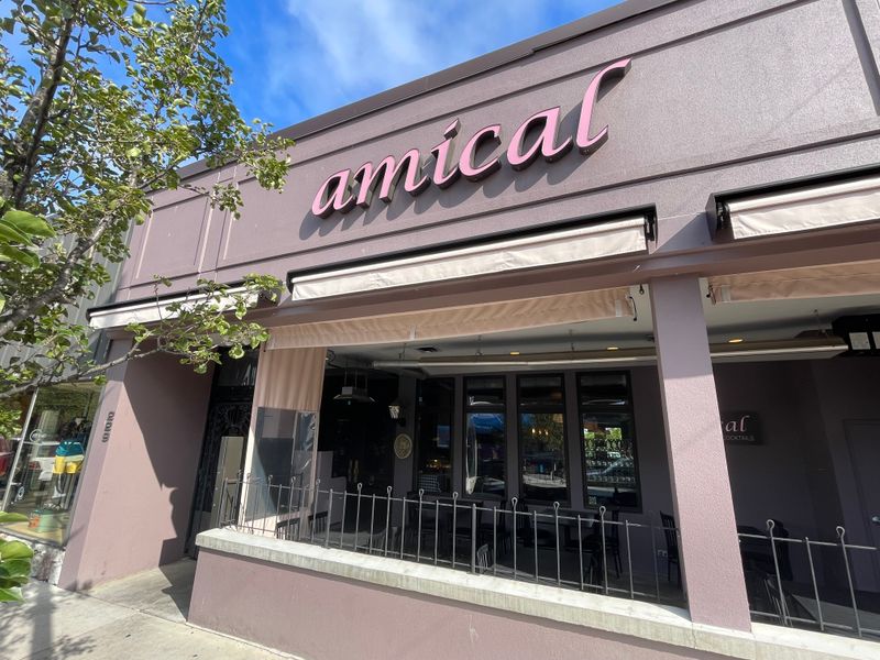 amical, Traverse City, Michigan