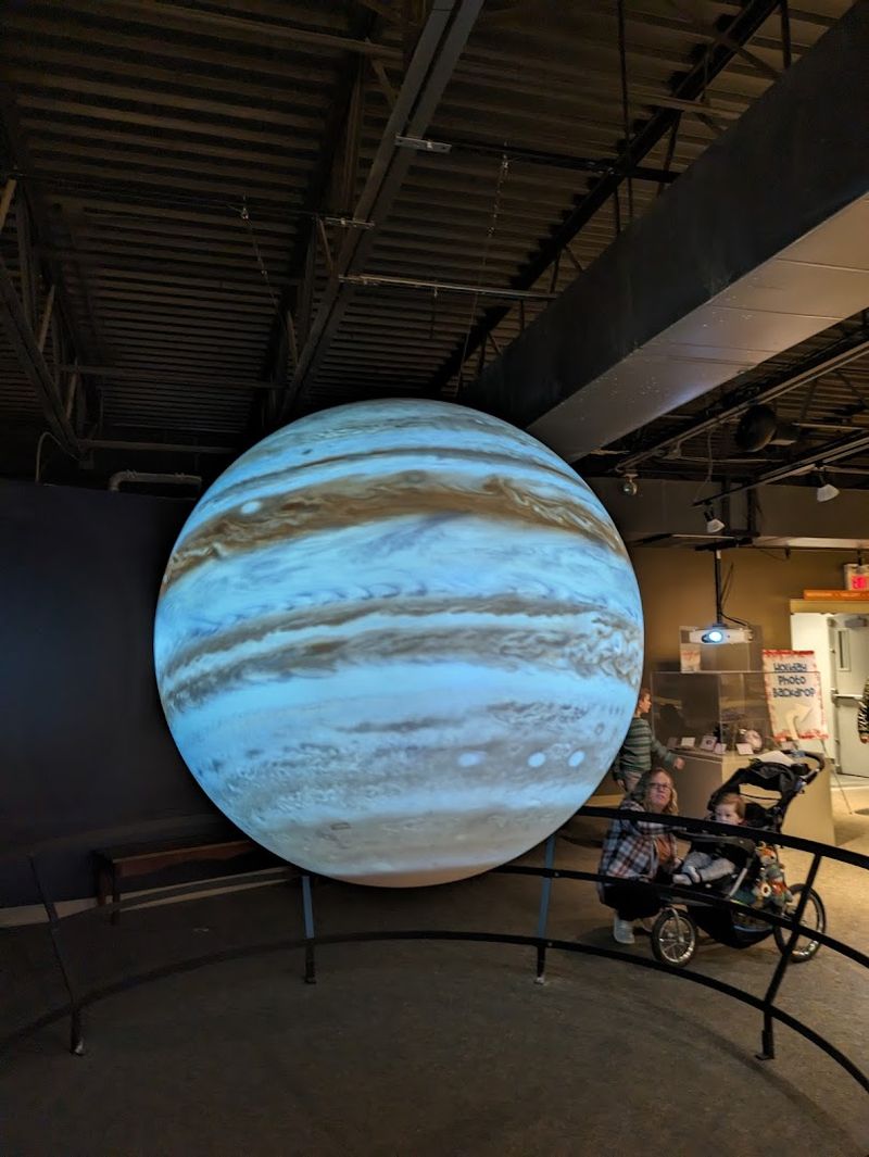 A Planetarium Show That Transports You