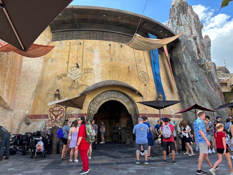 The Location And Setting Inside Galaxy's Edge