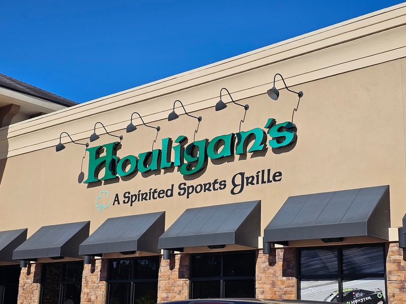 The Location On US-1 Makes Houligan's Easy To Reach From Multiple Directions