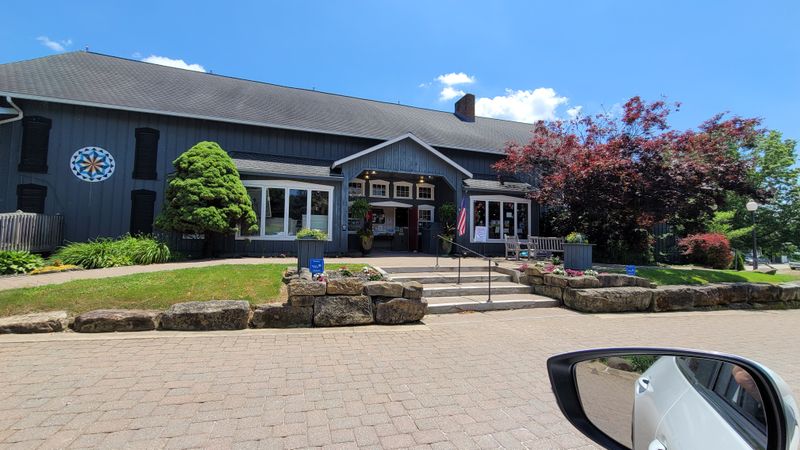 Pine Tree Barn Restaurant