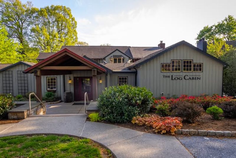 The Log Cabin Restaurant, Leola